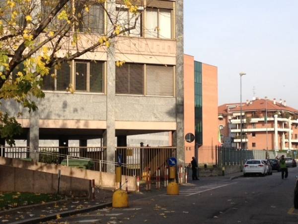 Una chiamata sospetta fa scattare l'allarme: evacuati tribunale e procura (inserita in galleria)