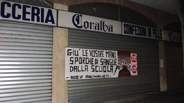 Blitz degli animalisti  (inserita in galleria)