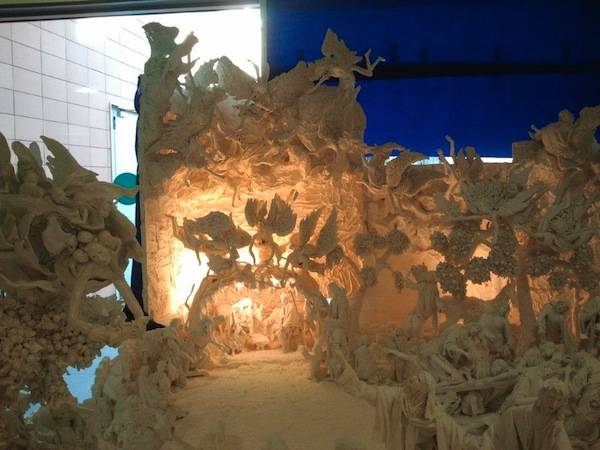 Il presepe di gesso all'ospedale di Circolo (inserita in galleria)