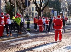 La corsa dei Babbi Natale a Tradate (inserita in galleria)