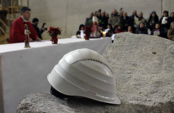 La messa nel cantiere di Pedemontana (inserita in galleria)