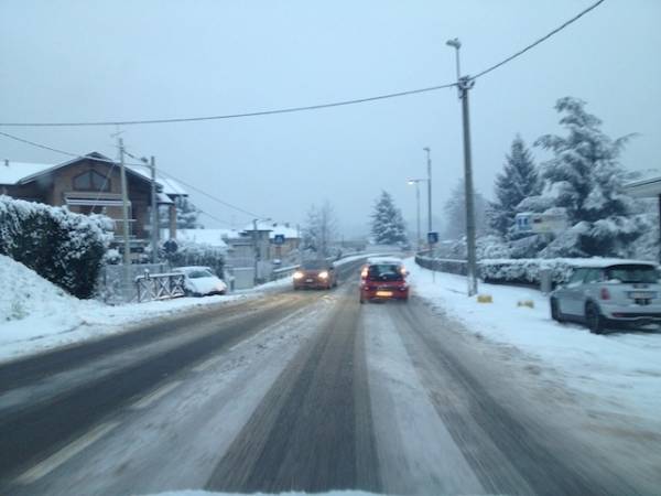 La neve sulla provinciale gallaratese dicembre 2012 (inserita in galleria)
