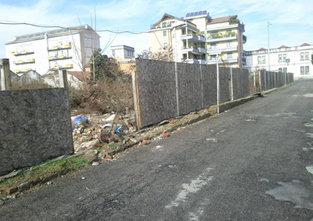 Degrado a due passi dal centro di Busto (inserita in galleria)
