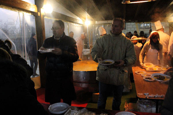 Gioeubia, in coda per polenta e bruscitti  (inserita in galleria)