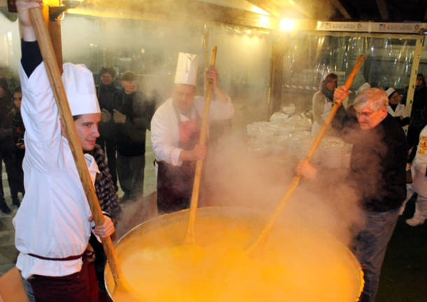 Gioeubia, in coda per polenta e bruscitti  (inserita in galleria)