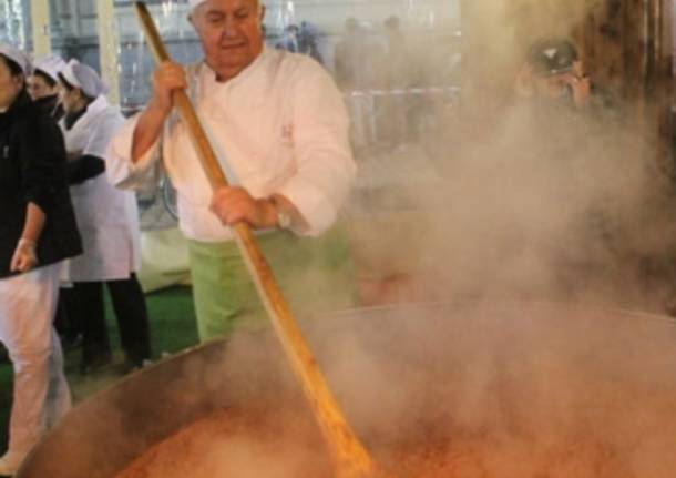 Gioeubia, in coda per polenta e bruscitti  (inserita in galleria)