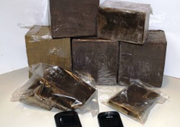 hashish scatolini apertura