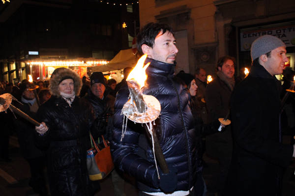 I volti del falò (inserita in galleria)