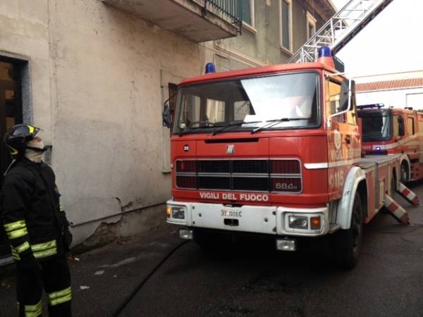 Incendio a Busto Arsizio (inserita in galleria)