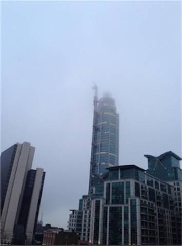 L'elicottero che si schianta a Londra (inserita in galleria)