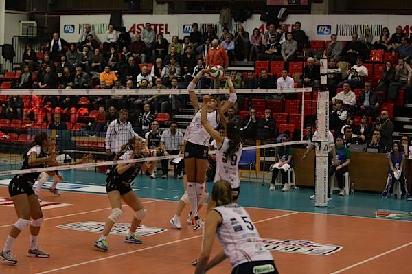 Volley: Villa Cortese - Modena (inserita in galleria)