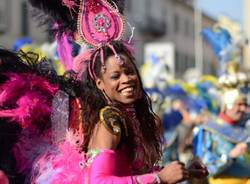Carnevale tra maschere e ballerine brasiliane (inserita in galleria)