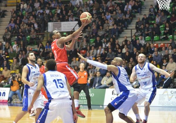 Fox Town Cantù - Cimberio Varese 67-60 (inserita in galleria)