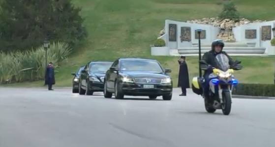 Il Papa lascia il Vaticano (inserita in galleria)