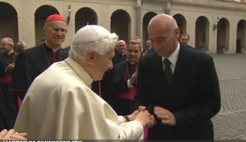 Il Papa lascia il Vaticano (inserita in galleria)