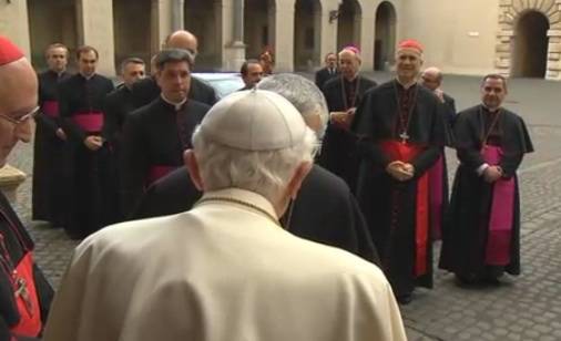 Il Papa lascia il Vaticano (inserita in galleria)