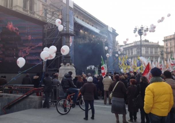 Il Pd in piazza Duomo