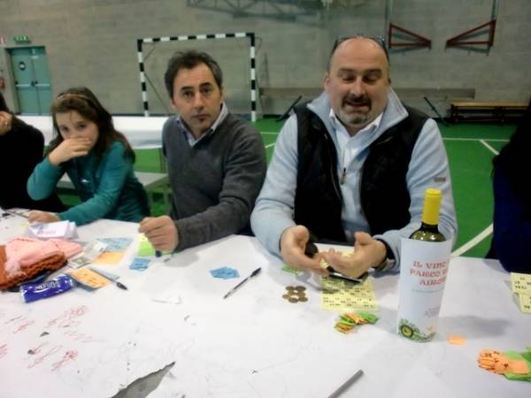 La tombolata delle associazioni (inserita in galleria)