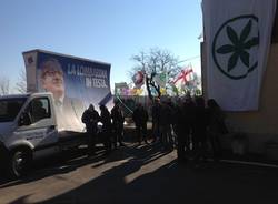 Maroni all'inaugurazione della sede della Lega (inserita in galleria)
