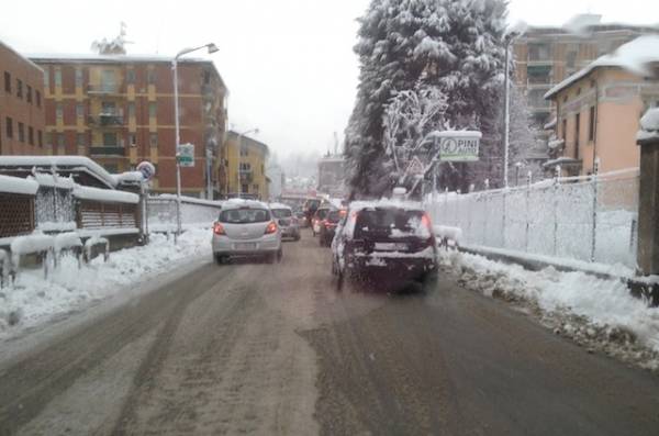 Neve: le  strade a Varese stamattina (inserita in galleria)