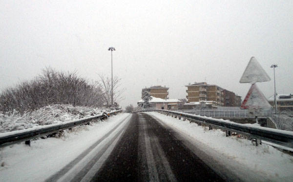 Tanta neve ma strade pulite a Busto e Castellanza (inserita in galleria)