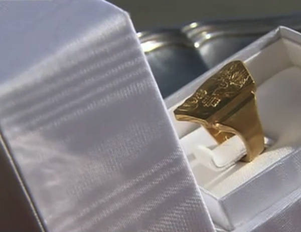 anello piscatorio papa francesco