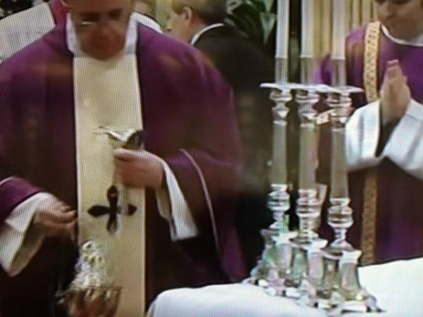 Il Papa dice messa a Sant'Anna (inserita in galleria)