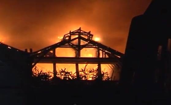 Incendio alla Città della scienza (inserita in galleria)