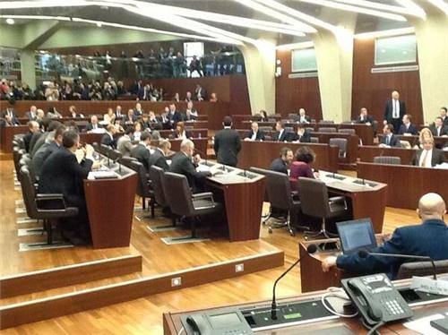 La prima seduta del consiglio regionale (inserita in galleria)