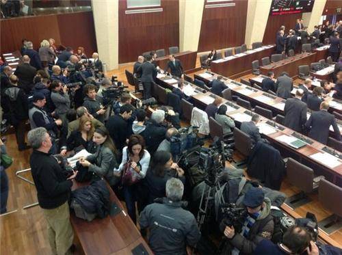 La prima seduta del consiglio regionale (inserita in galleria)