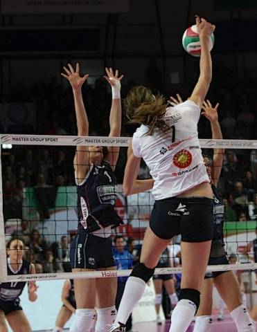 Le finali di pallavolo femminile al PalaWhirlpool (inserita in galleria)