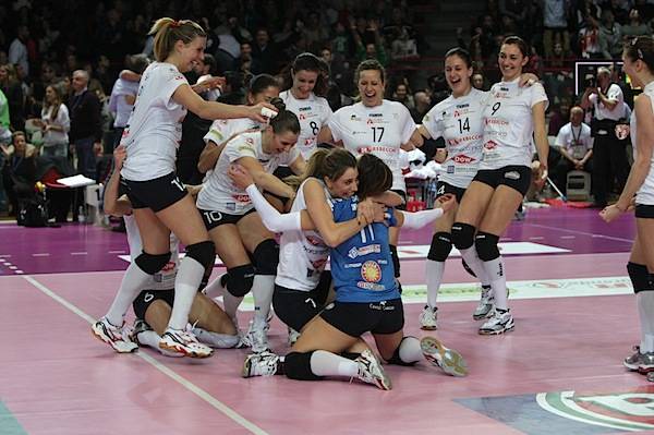 Le finali di pallavolo femminile al PalaWhirlpool (inserita in galleria)