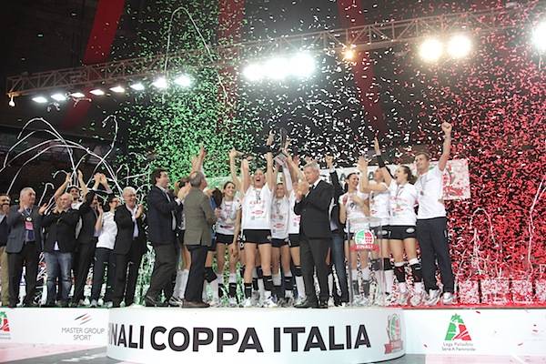 Le finali di pallavolo femminile al PalaWhirlpool (inserita in galleria)