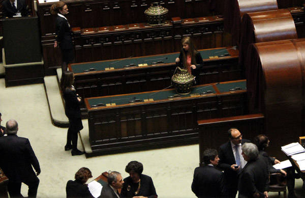 Le immagini dalla Camera dei Deputati (inserita in galleria)