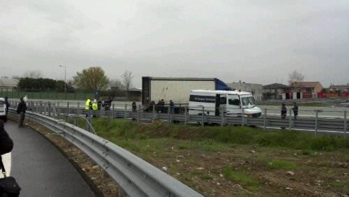 Assalto al portavalori in autostrada A9 (inserita in galleria)