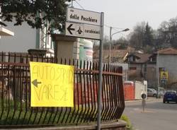 Azzate, cartelli stradali fai da te (inserita in galleria)