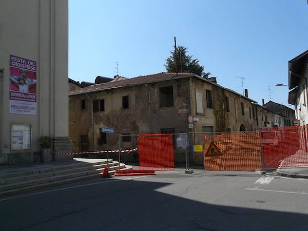 Demolizione nel centro di Cedrate (inserita in galleria)