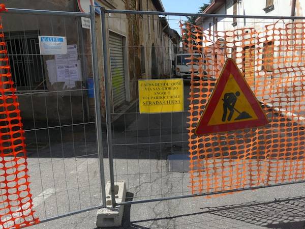 Demolizione nel centro di Cedrate (inserita in galleria)