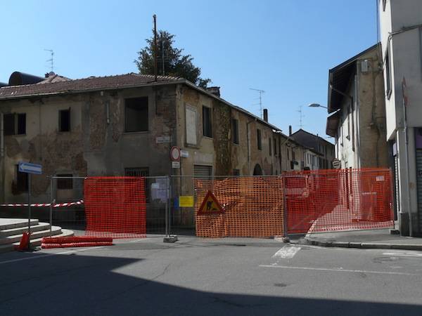 Demolizione nel centro di Cedrate (inserita in galleria)