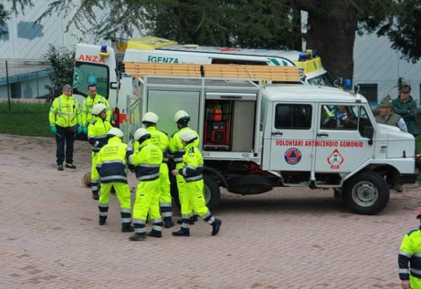 Esercitazione alle scuole di Gemonio (inserita in galleria)