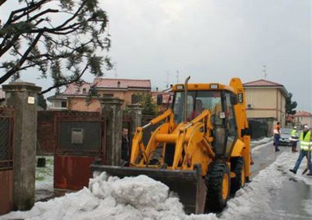 Maltempo: grandine tra Castellanza e Marnate aprile 2013