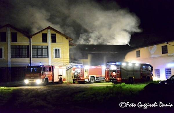 Incendio alla Verbacolor (inserita in galleria)