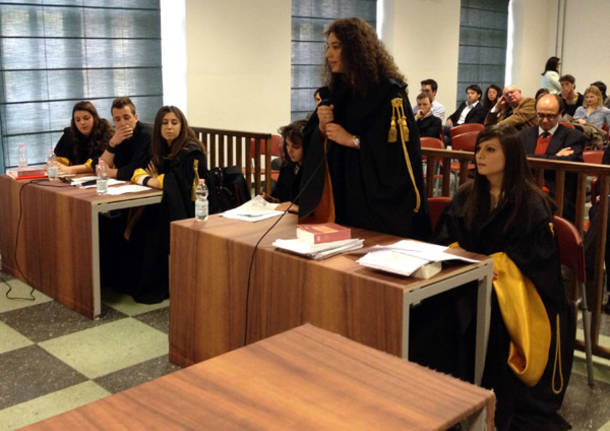 L'aula universitaria diventa l'aula del tribunale (inserita in galleria)