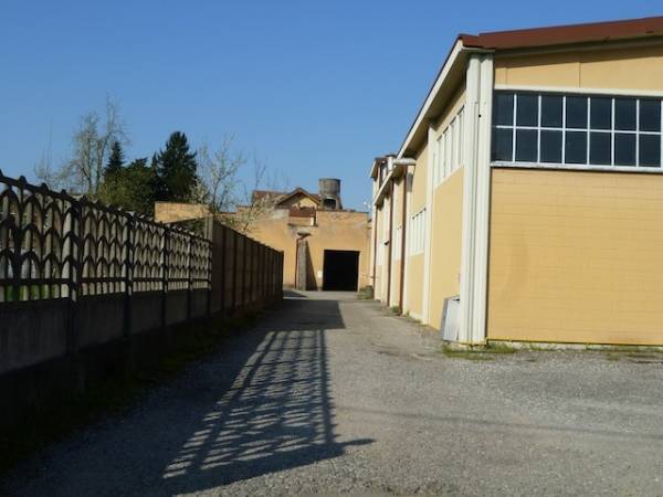 La fabbrica di vernici il giorno dopo (inserita in galleria)