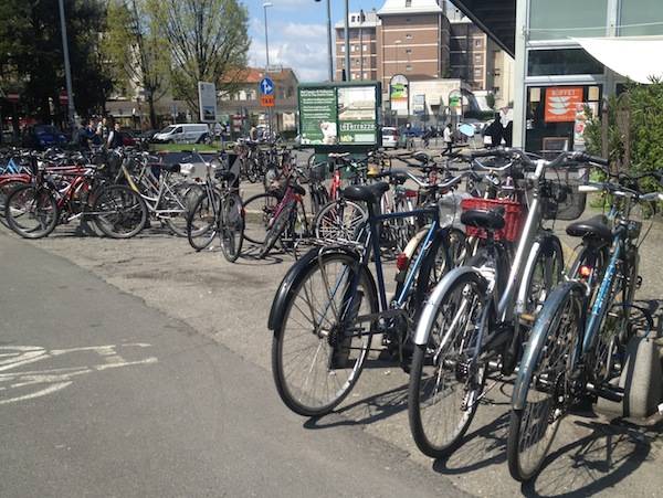 La stazione di Gallarate "invasa" dalle bici (inserita in galleria)