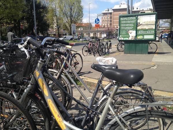 La stazione di Gallarate "invasa" dalle bici (inserita in galleria)