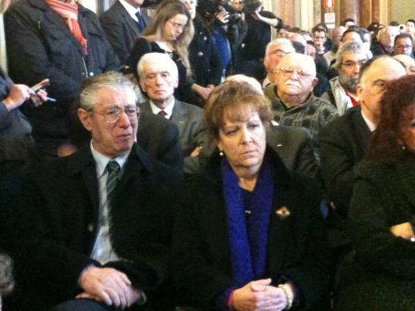 Le lacrime di Bossi per l'eroe ucciso dai nazisti (inserita in galleria)
