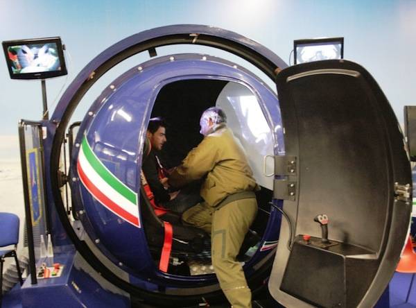 Sul simulatore delle Frecce Tricolori (inserita in galleria)