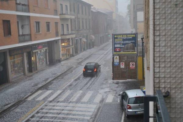 Tradate bianca di grandine (inserita in galleria)