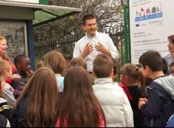 Una rotonda fiorita grazie ai bambini (inserita in galleria)
